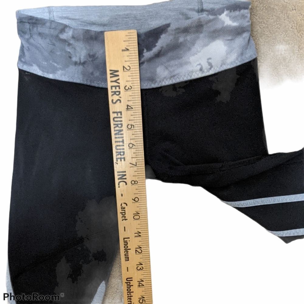Lululemon Workout Leggings Size 4 - Picture 4 of 8